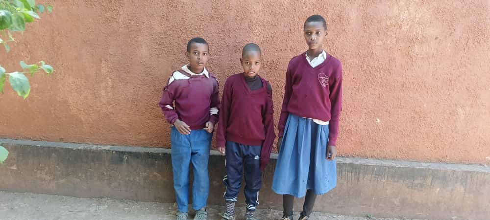 Group in old clothes